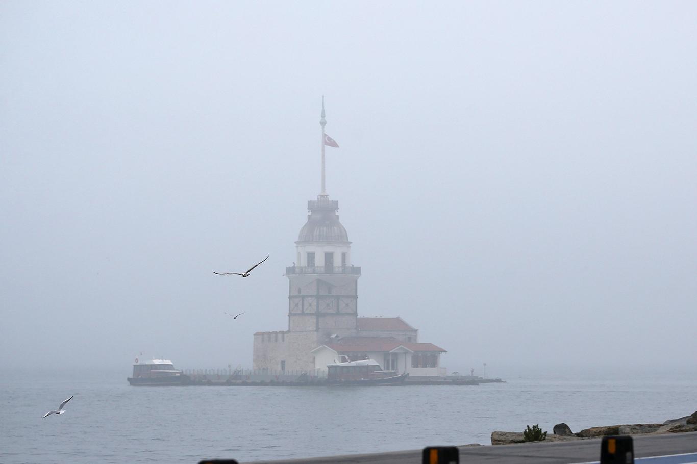İstanbul'da arabalı vapur seferleri iptal edildi İstanbul'da arabalı vapur seferleri iptal edildi
